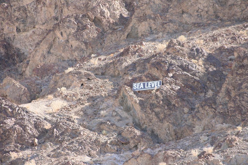 20081021 death valley 068.jpg - Death Valley - Badwater, the lowest point